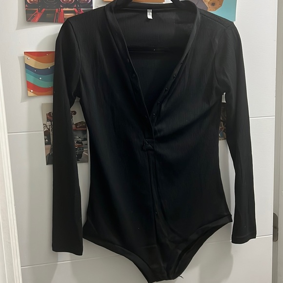 New black romper - Picture 4 of 7